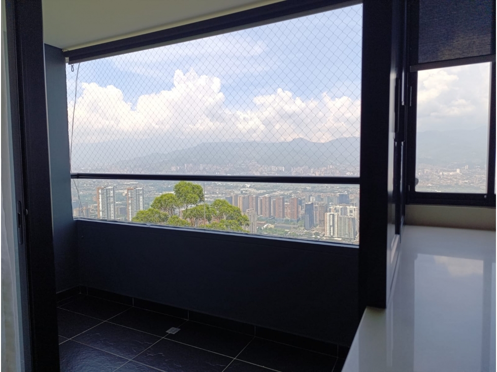 Apartamento con hermosa vista a la ciudad en palmas poblado — foto 4