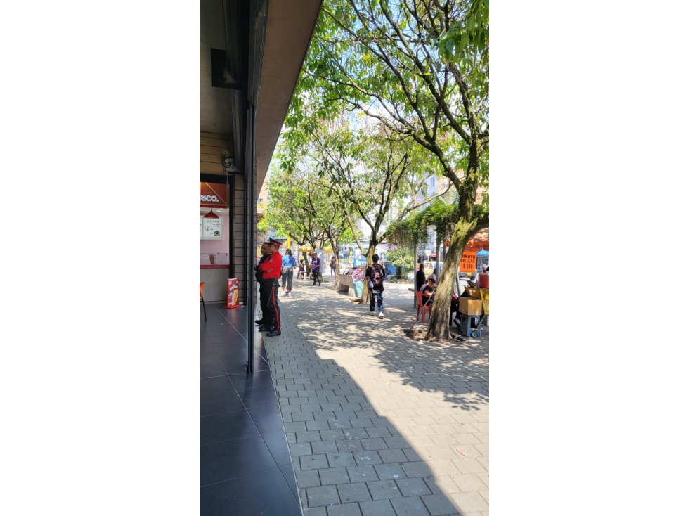 VENTA LOCAL COMERCIAL ITAGUI , SECTOR CENTRO DE LA MODA — foto 5