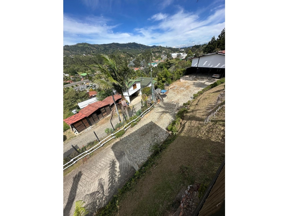Casa Campestre en Guarne con Deck, Jardines y Casa de Mayordomo — foto 5