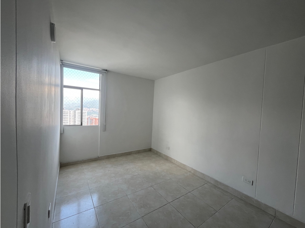 Apartamento con vista a la ciudad — foto 6