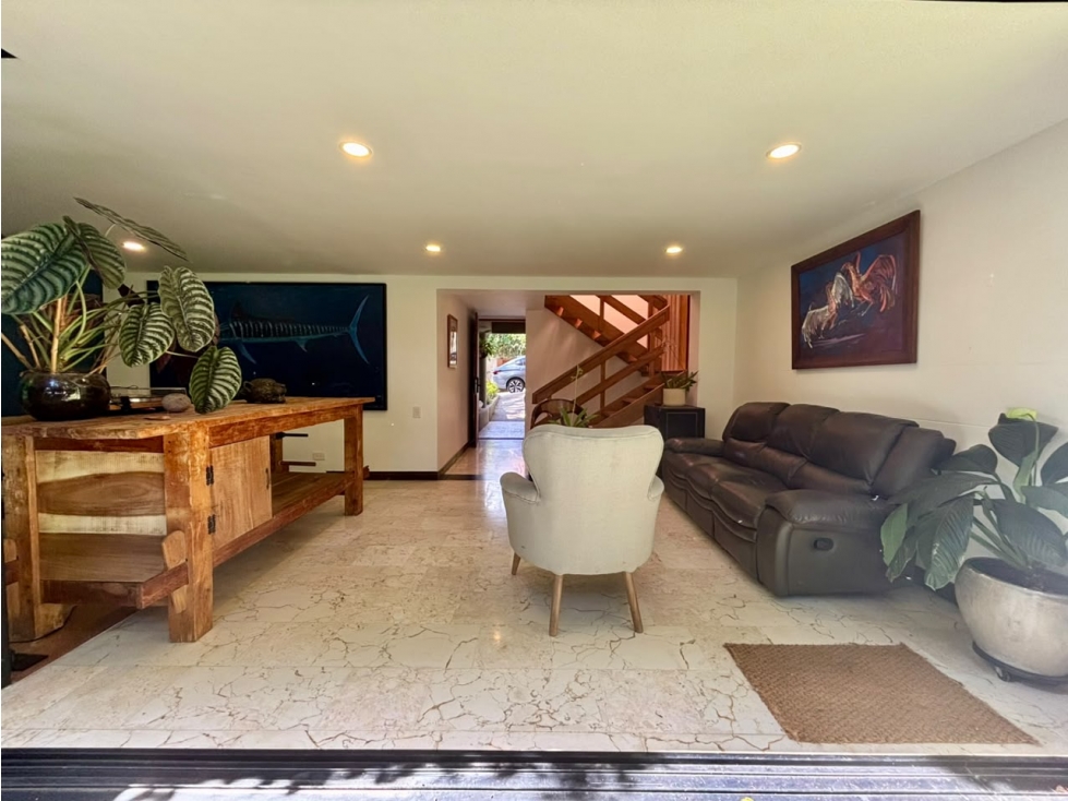 Casa parcialmente remodelada en venta, San Lucas - Poblado. — foto 6