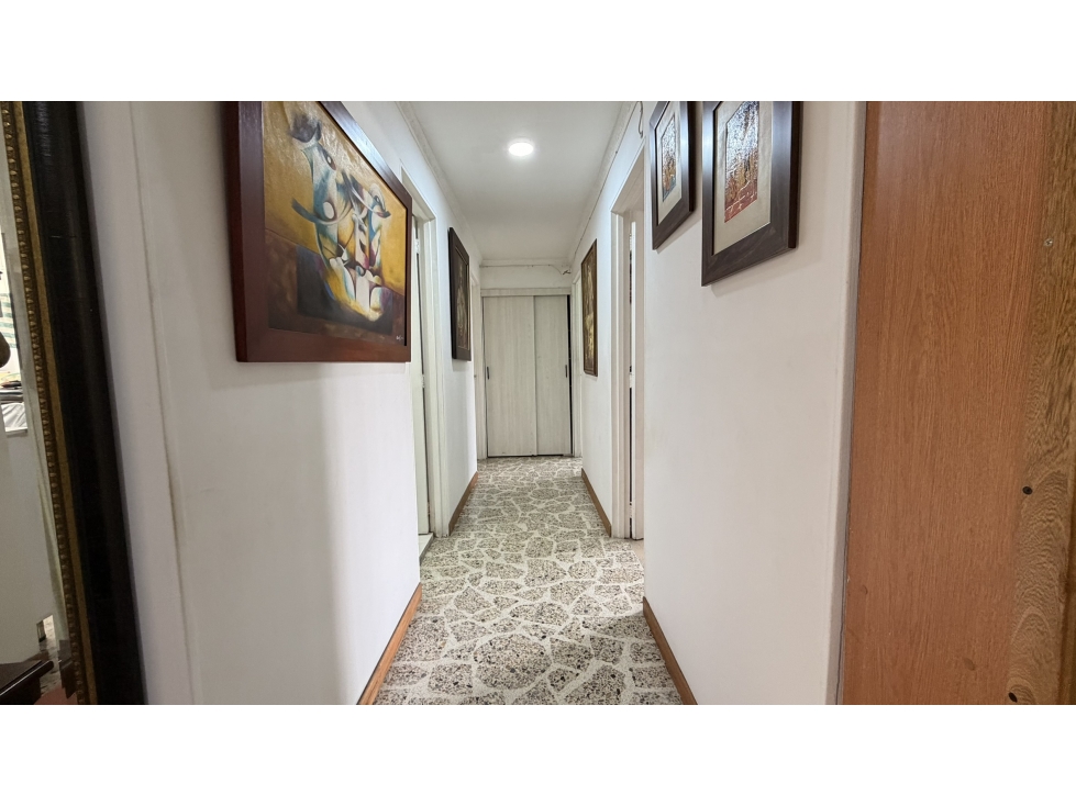 Apartamento con excelente ubicación en Los Colores — foto 5