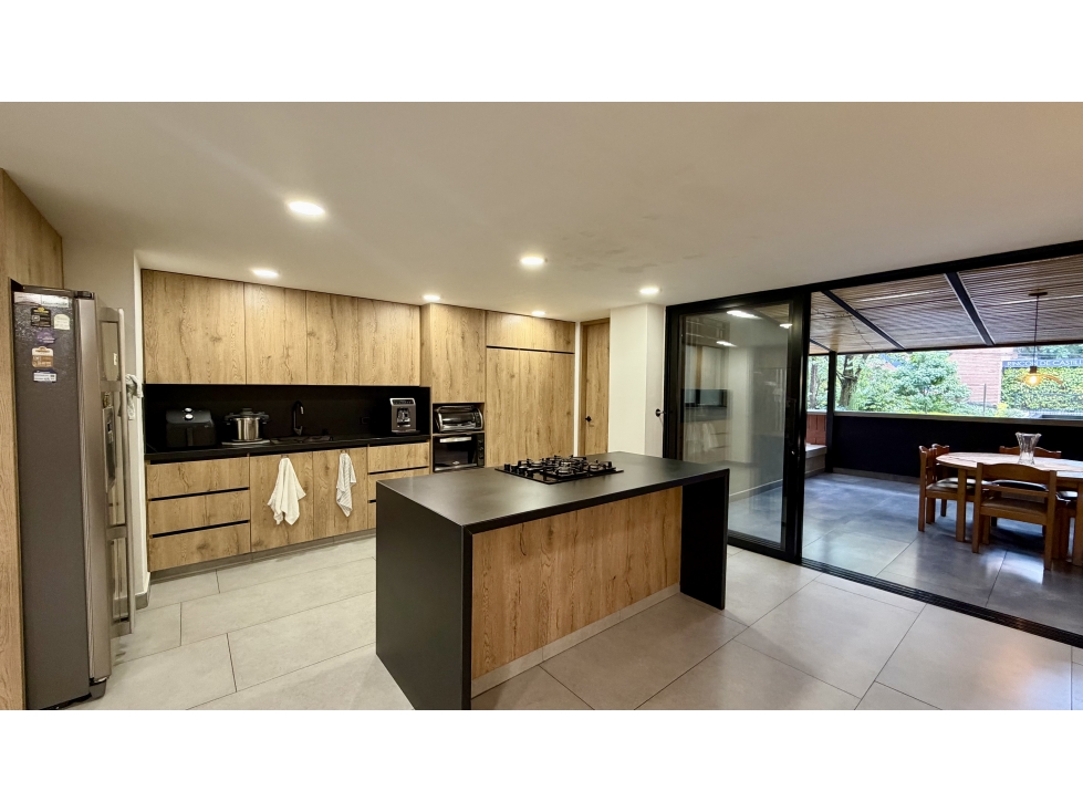 Apartamento remodelado con terraza en El Poblado, Medellin — foto 5