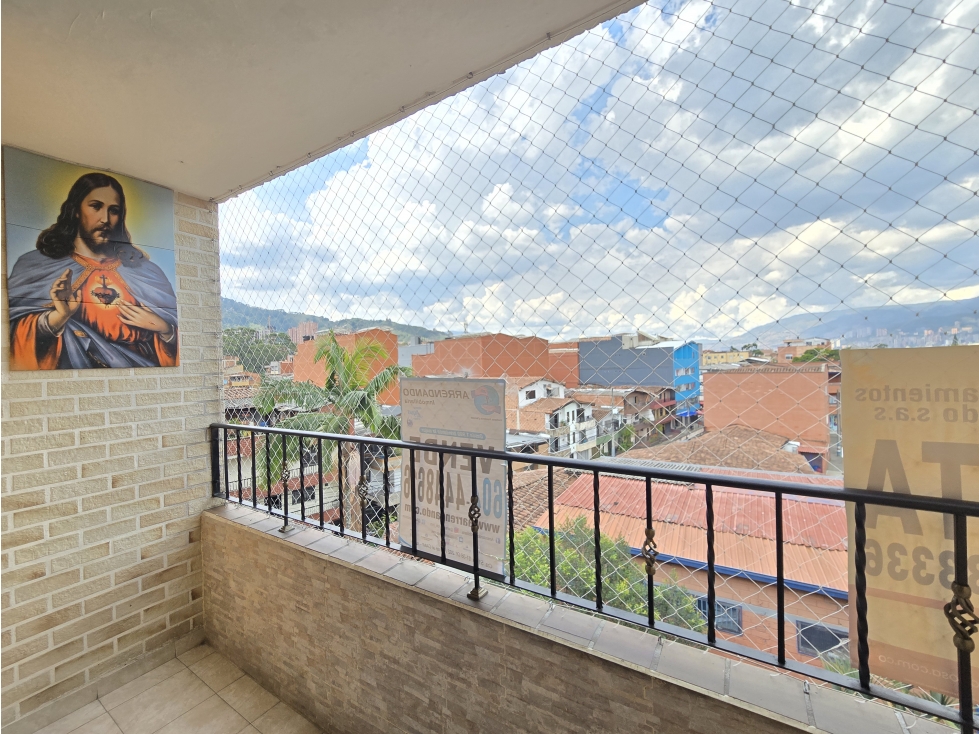 Apartamento dúplex en venta, sector Simón Bolivar