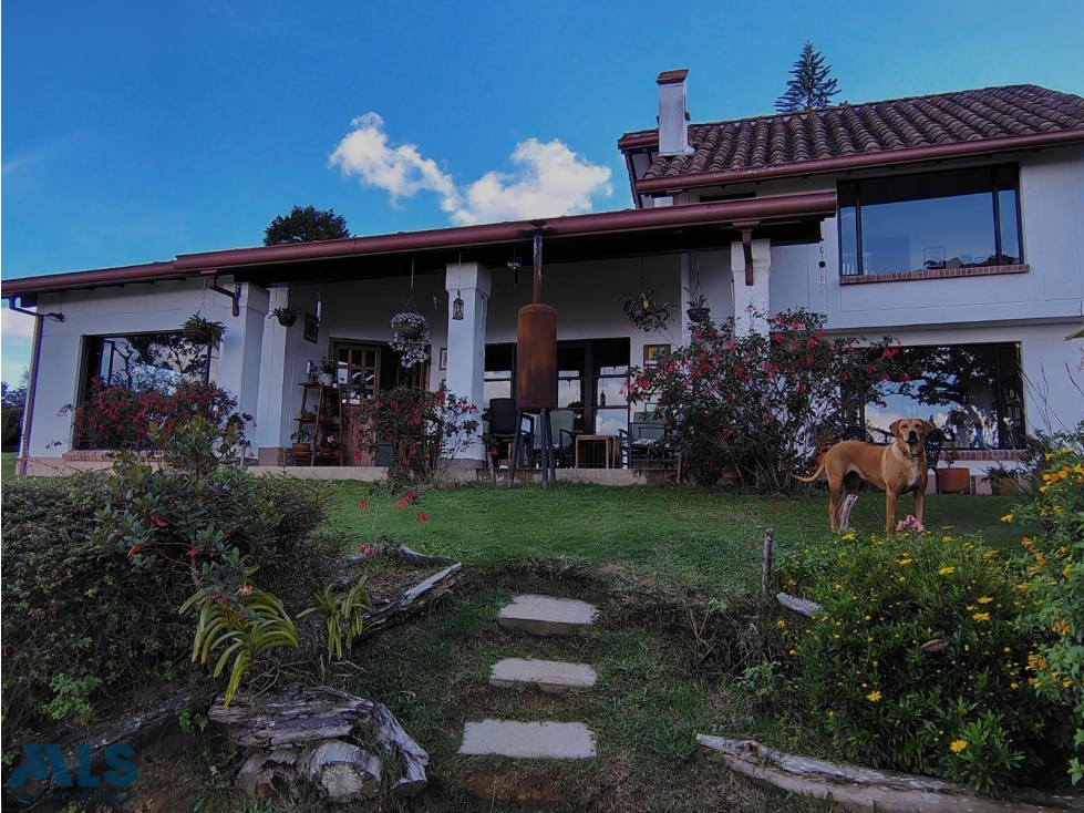 Santa Elena: paraíso natural casa con muy buena luz natural