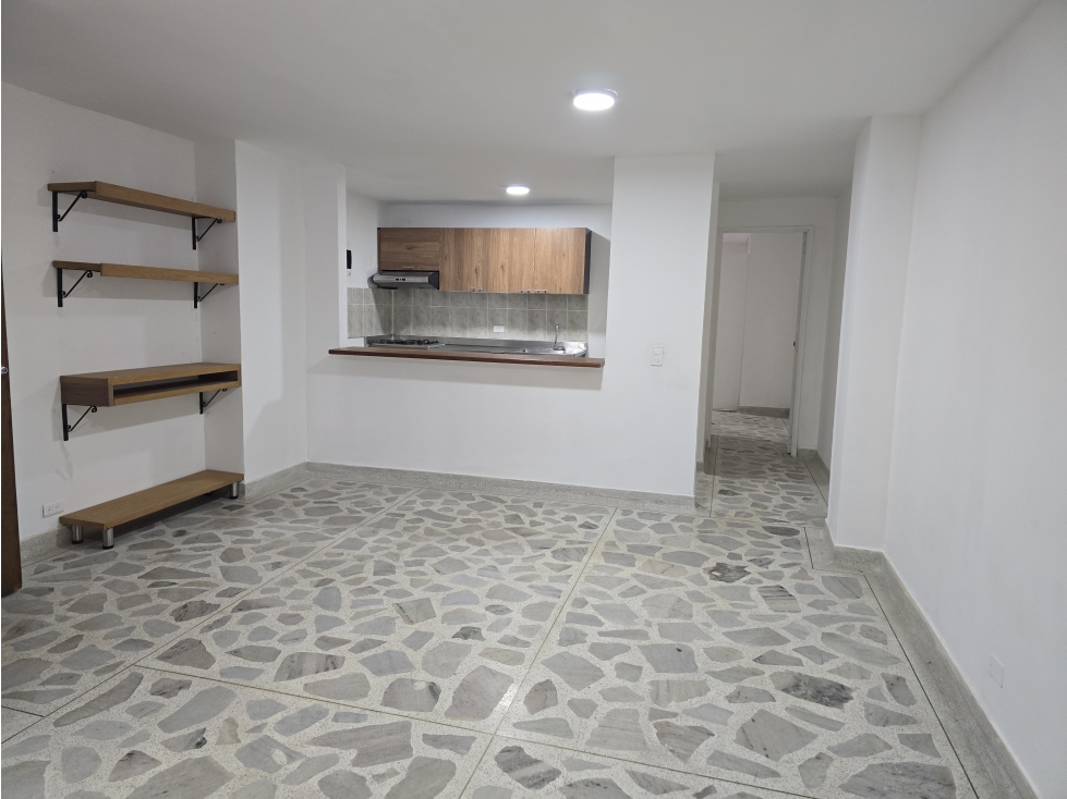 ¡Aparta estudio con patio para remodelar en Suramericana! — foto 6