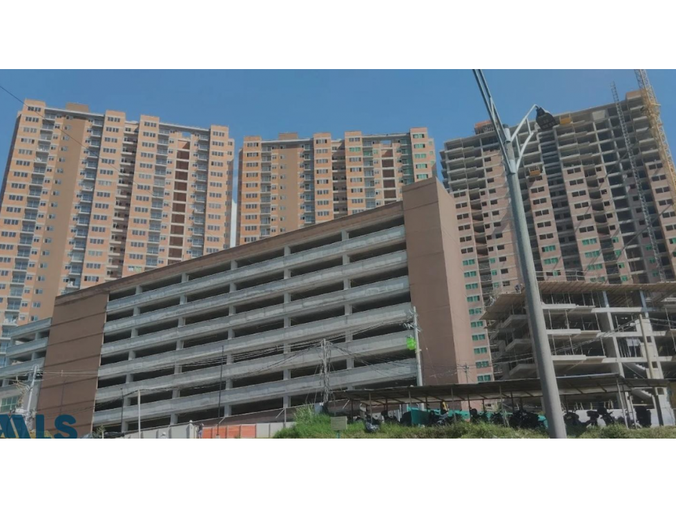 APARTAMENTO EN OBRA GRIS, PARQUEADERO PRIVADO — foto 6