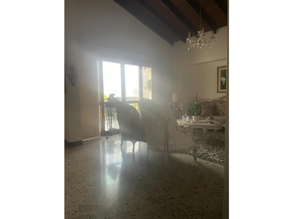 Amplio apartamento ubicado muy cerca del Cerro Nutibara — foto 5