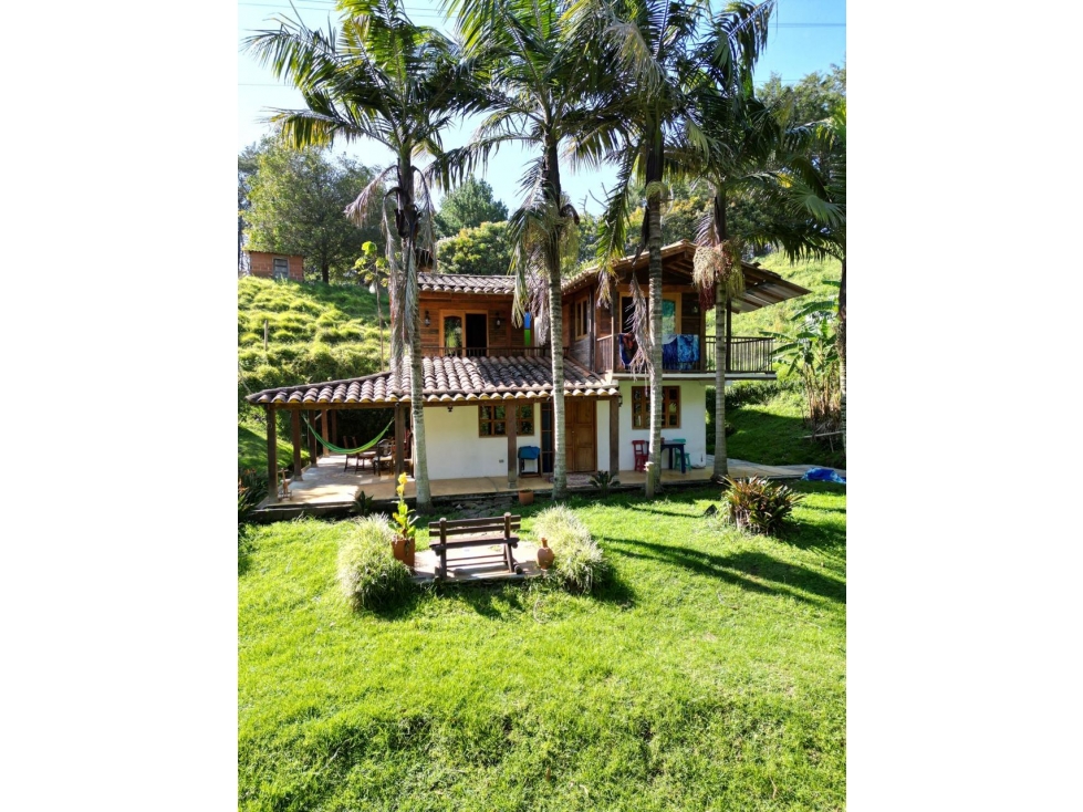 VENDO HERMOSA FINCA LA CEJA - Corredor San Antonio - La Ceja