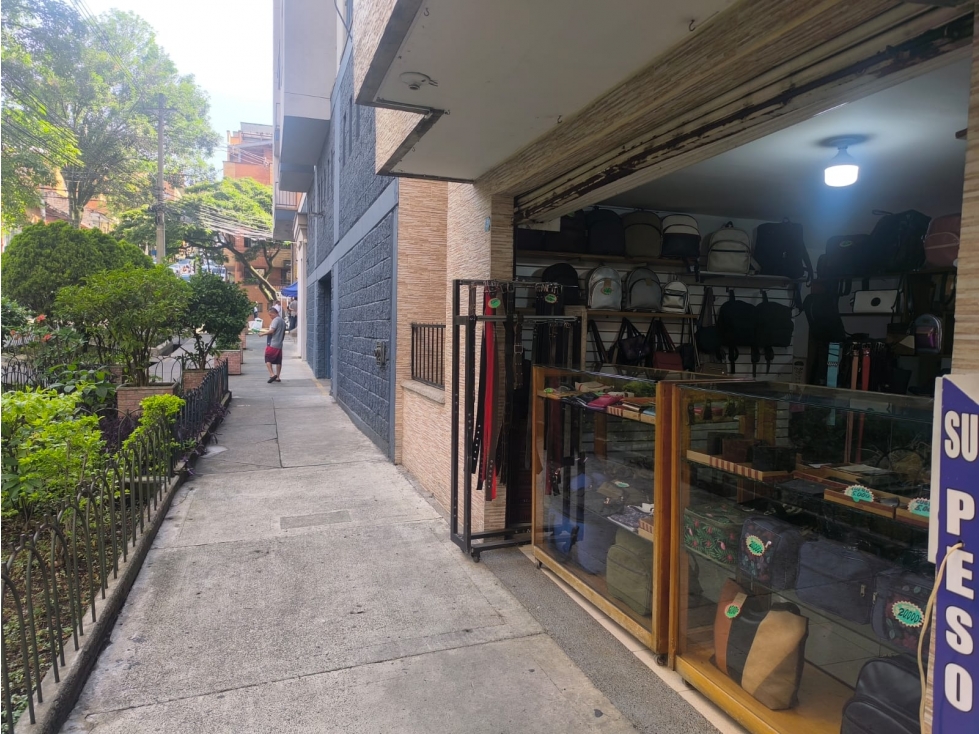 LOCAL EN VENTA SOBRE VIA PRINCIPAL.