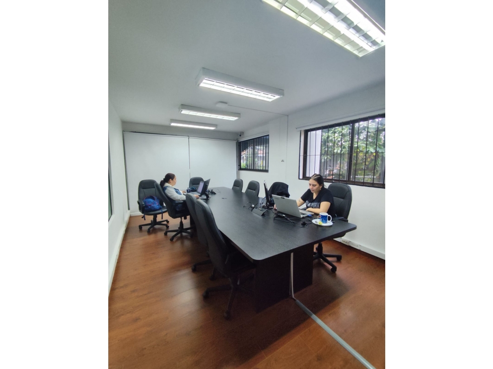 Se arrienda o se vende oficina en el poblado — foto 2