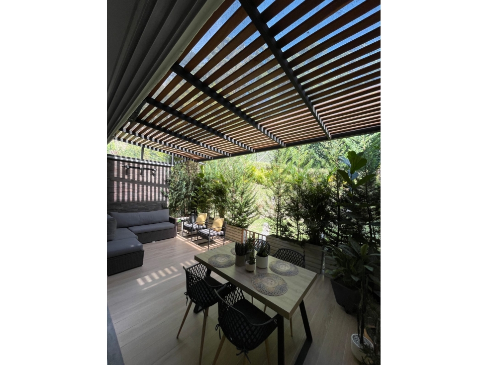 Casa exclusiva en venta Envigado Sector Loma de atravezado