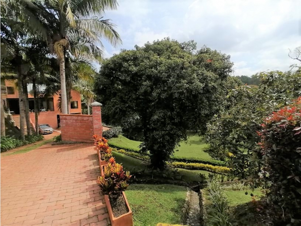 Vendo excelente casa amplia con lote verde El Retiro Fizebad — foto 5