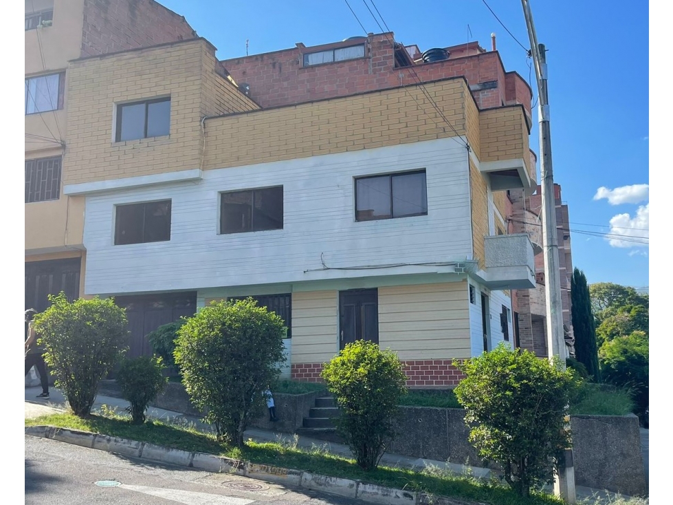 Casa o casa lote en Santa Mónica. Alquilada hasta julio 2026
