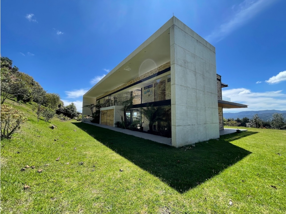 ¡Casa de Lujo en un sector de Lujo! Alto de Las Palmas