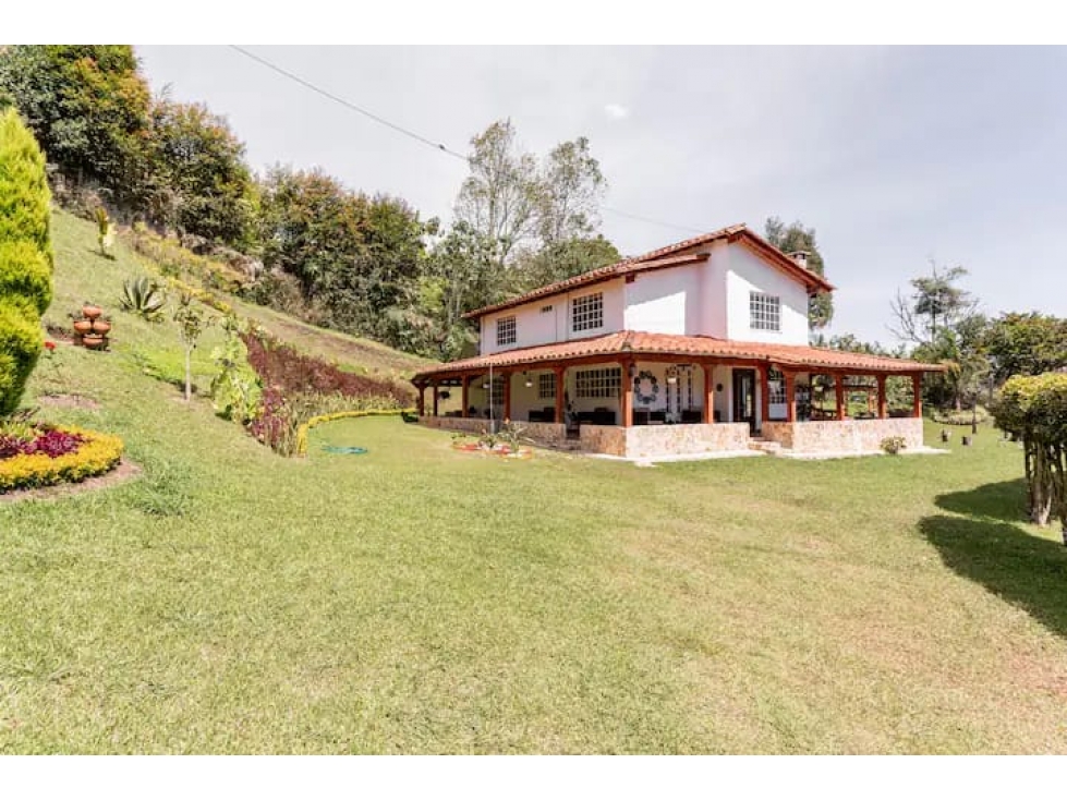 Hermosa finca en la Vía Rionegro - El Carmen - 1