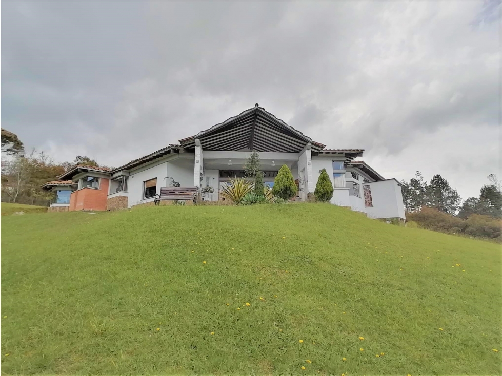 Vendo espectacular casa estilo rústico Alto Del Escobero — foto 6