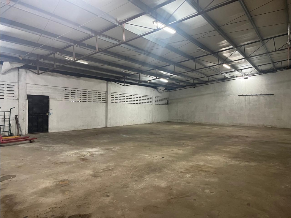 Se Vende Galera con oficina — foto 2
