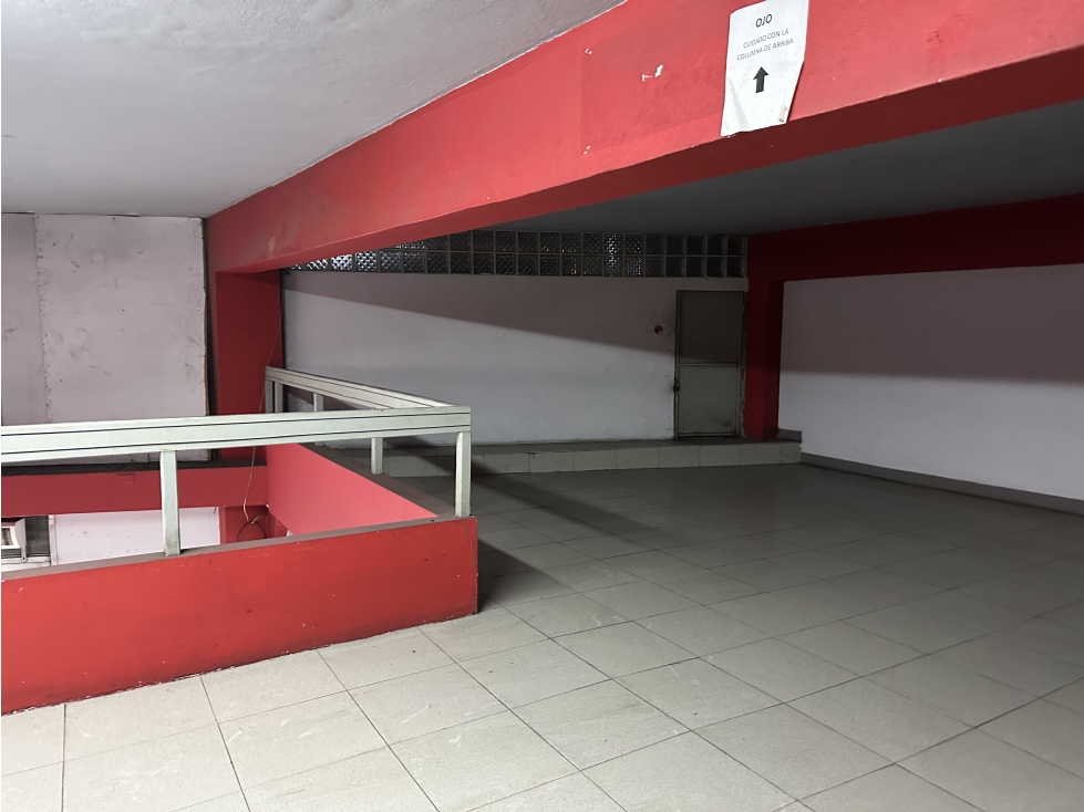 Se Vende Edificio Comercial en Calidonia - 2