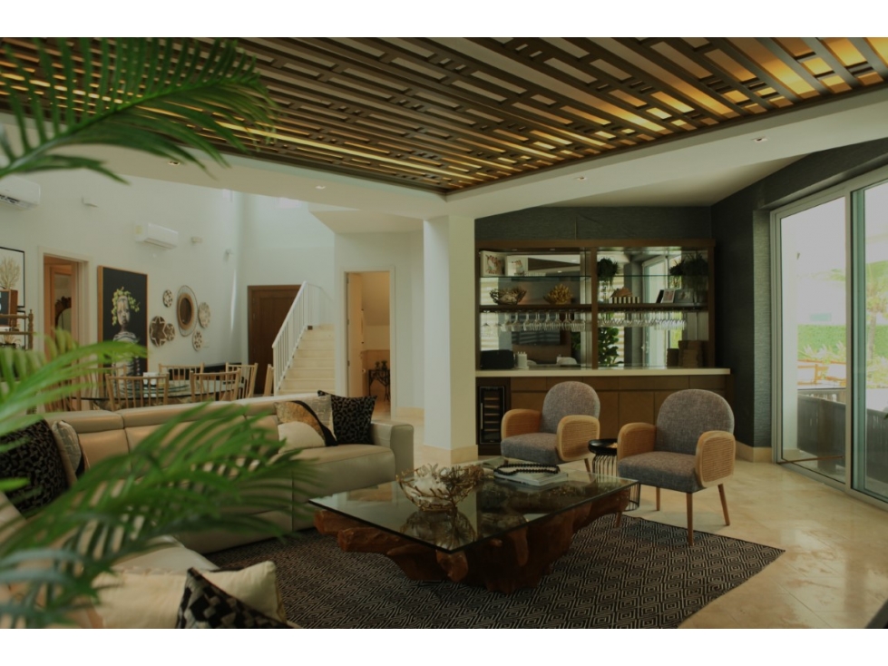 Casa en Venta en Punta Barco Village | Piscina y Amplio Terreno