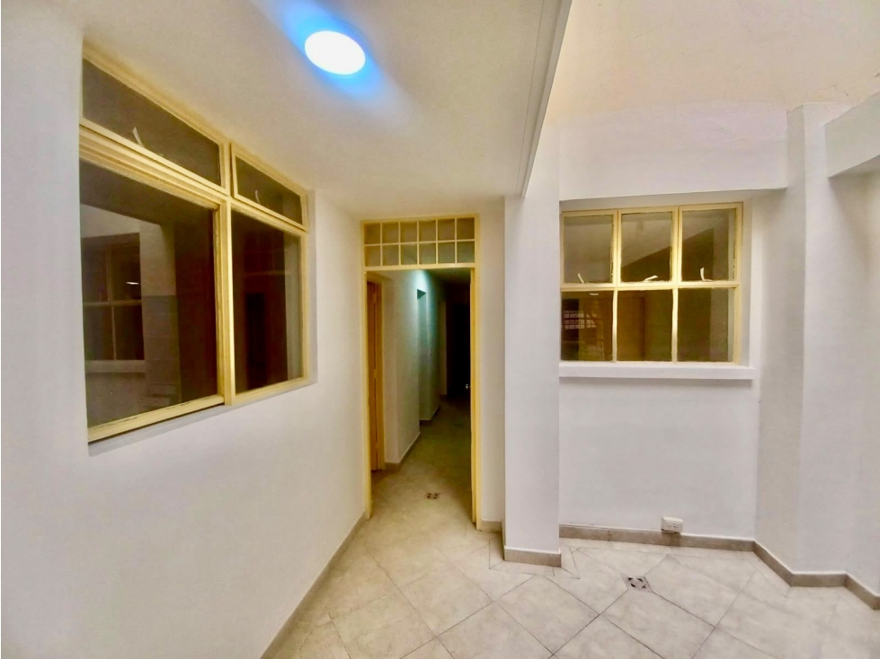VENTA DE CASA BIFAMILIAR (PRIMER PISO) EN LAURELES, PARA INVERSIÓN — foto 4