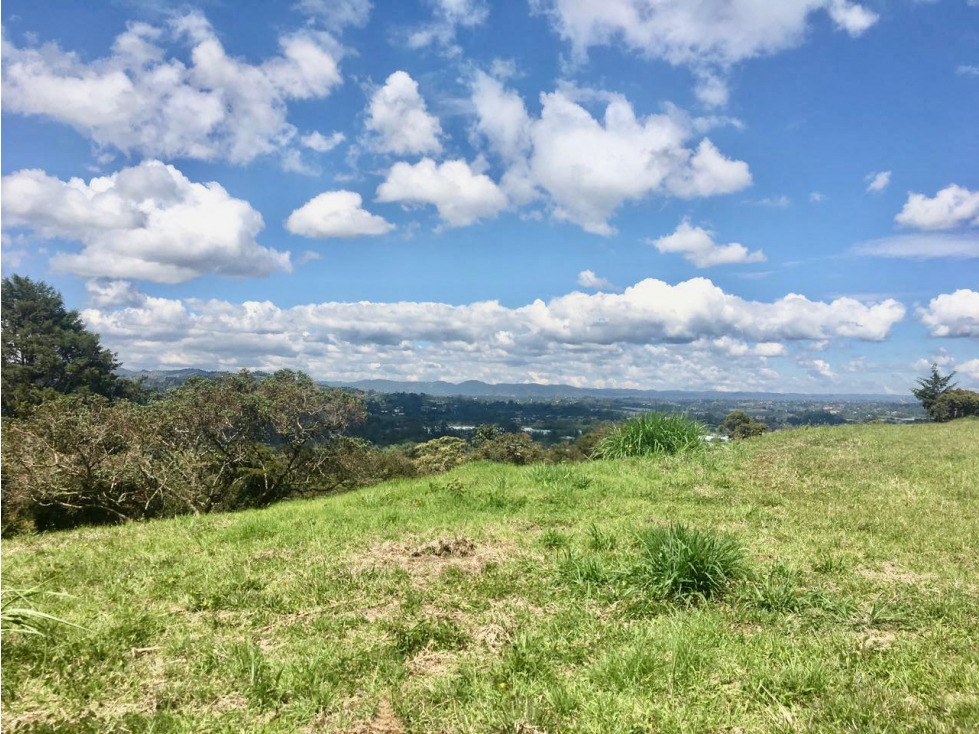 LOTE EN VENTA EN LLANOGRANDE - CON NORMA PARA CONDOMINIO