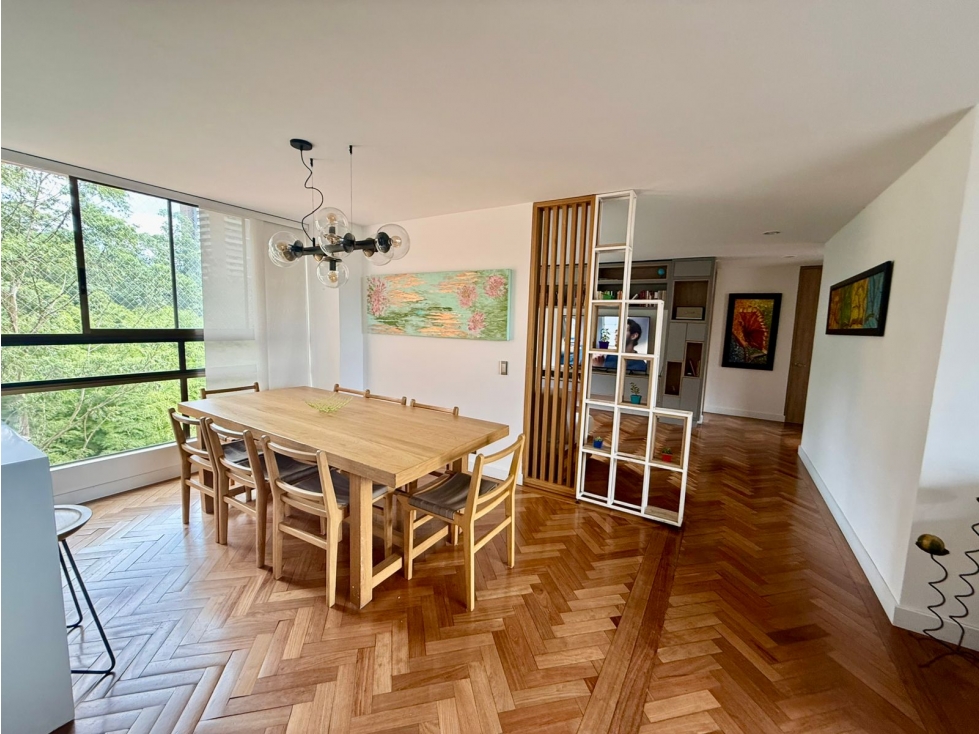 VENTA DE APARTAMENTO REMODELADO EN EL POBLADO, SECTOR EL TESORO — foto 3