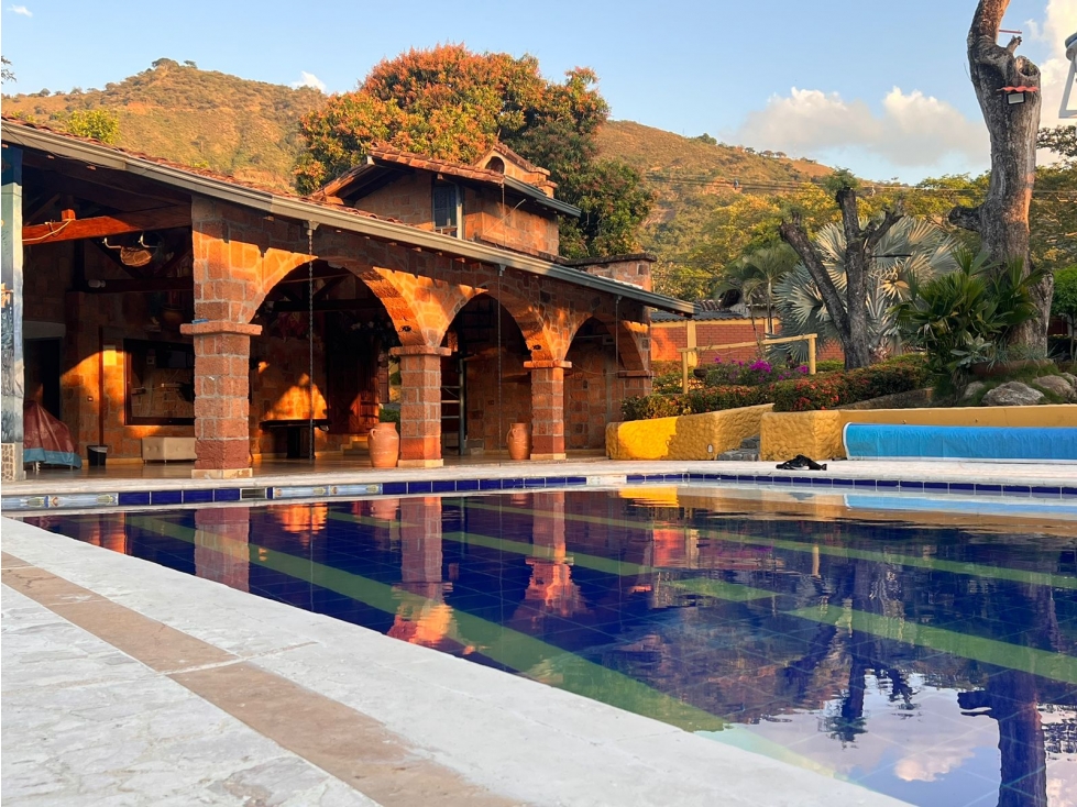 FINCA INDEPENDIENTE PARA LA VENTA EN SOPETRAN, ANTIOQUIA