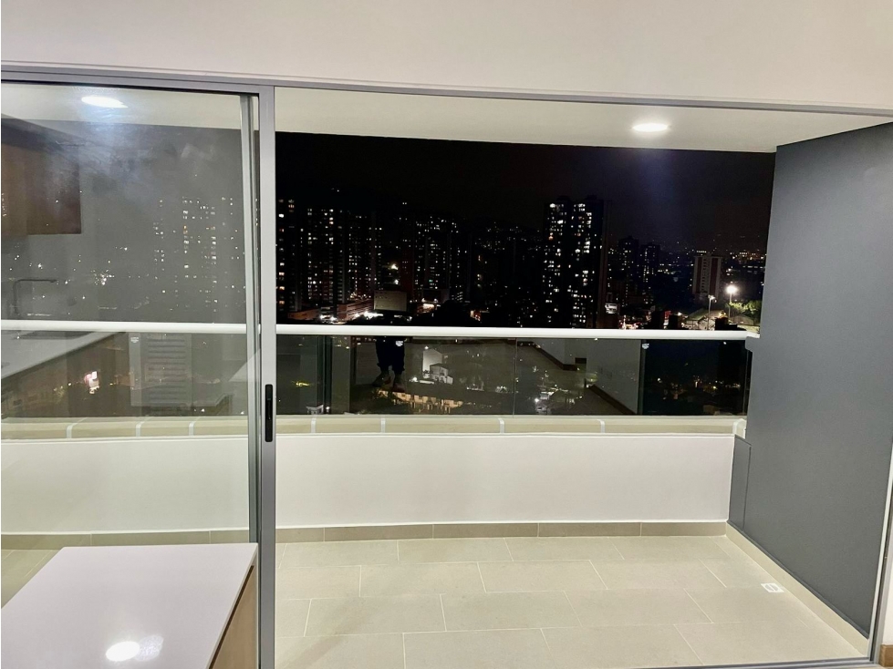 VENTA DE APARTAMENTO EN MONTEAZUL, SABANETA, TRES ESQUINAS — foto 5