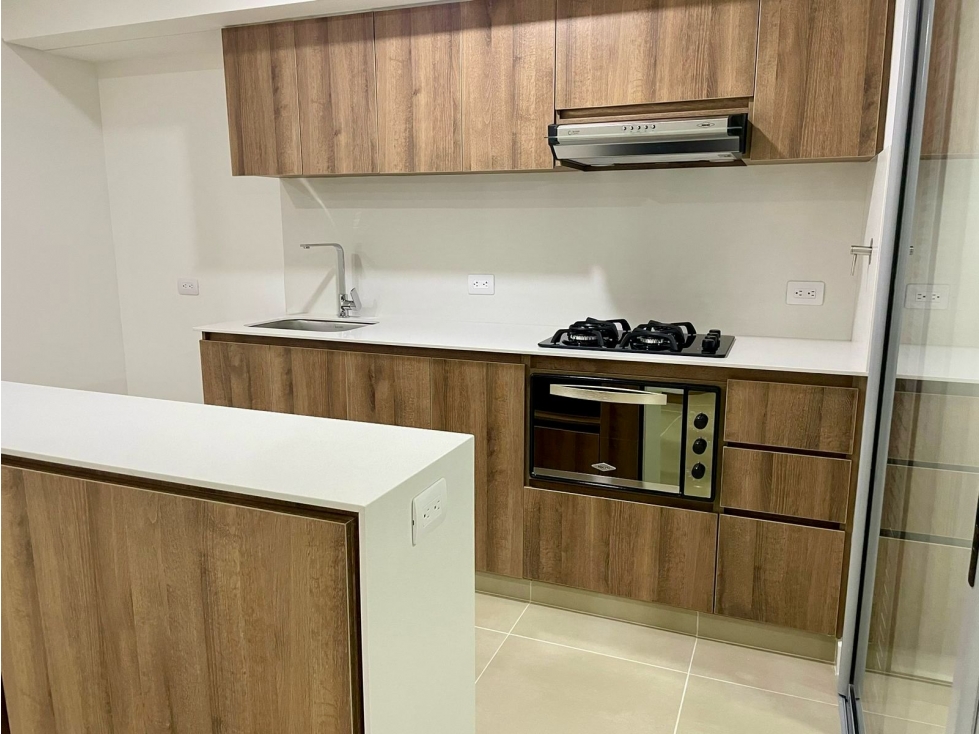 VENTA DE APARTAMENTO EN MONTEAZUL, SABANETA, TRES ESQUINAS — foto 3