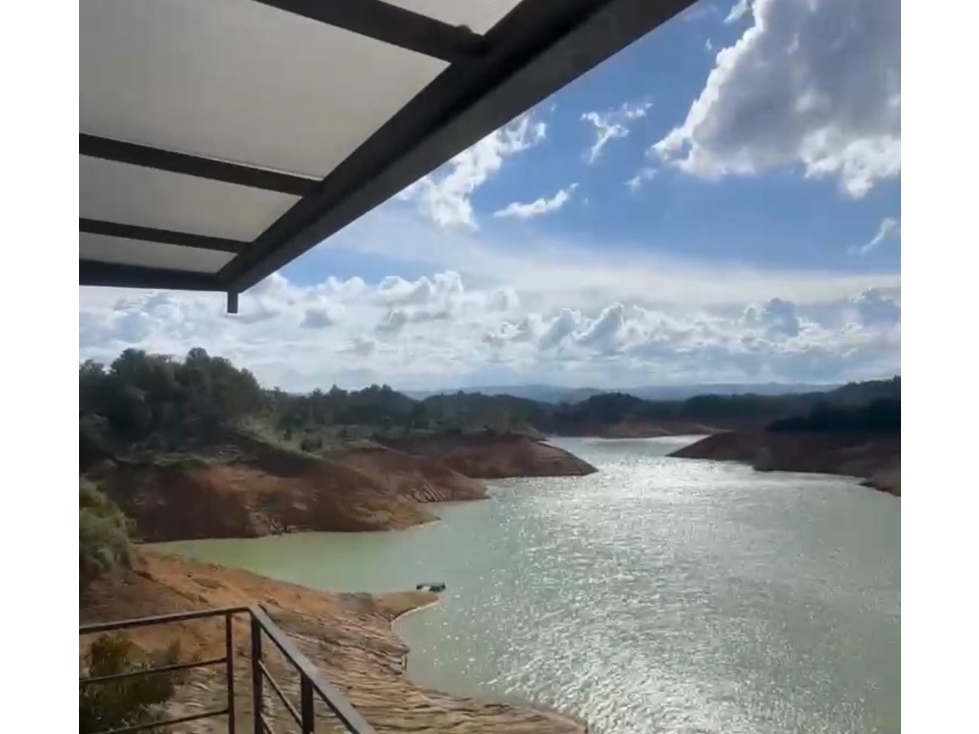 VENTA DE REFUGIO (CABAÑA) EN UNIDAD CERRADA, SALIDA AL EMBALSE GUATAPE — foto 2