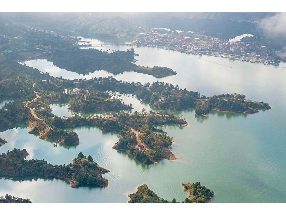 VENTA DE LOTE EN UNIDAD CERRADA, CON SALIDA AL EMBALSE - GUATAPE — foto 5