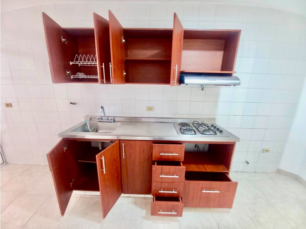 VENTA DE CASA BIFAMILIAR (PRIMER PISO) EN LAURELES, PARA INVERSIÓN — foto 3