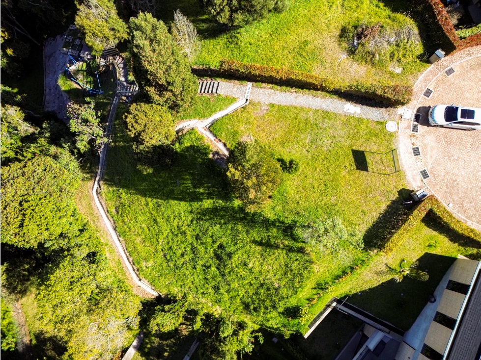 Venta de lote en exclusivo sector Alto de palmas — foto 2