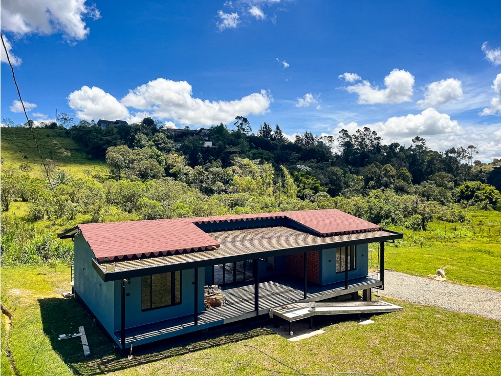casa campestre para la venta en Guarne vereda la Mosquita — foto 4