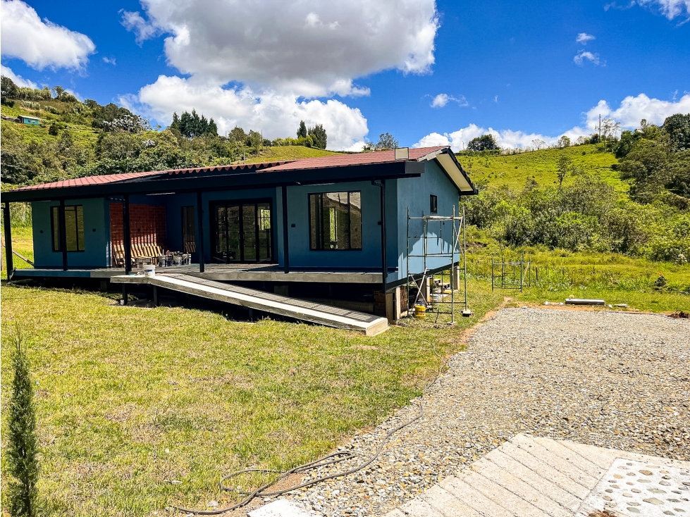 casa campestre para la venta en Guarne vereda la Mosquita — foto 3