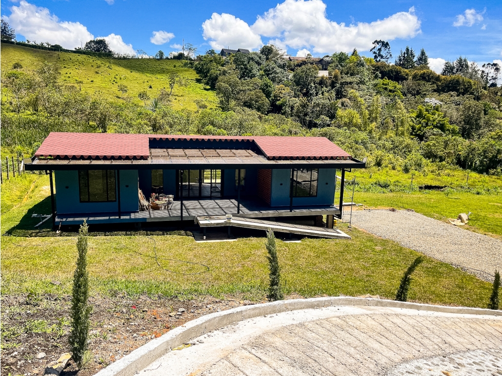 casa campestre para la venta en Guarne vereda la Mosquita — foto 2