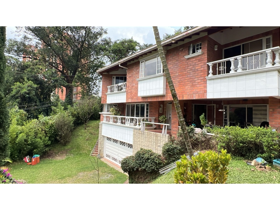 Casa Independiente en Arriendo, Transversal Intermedia - Envigado