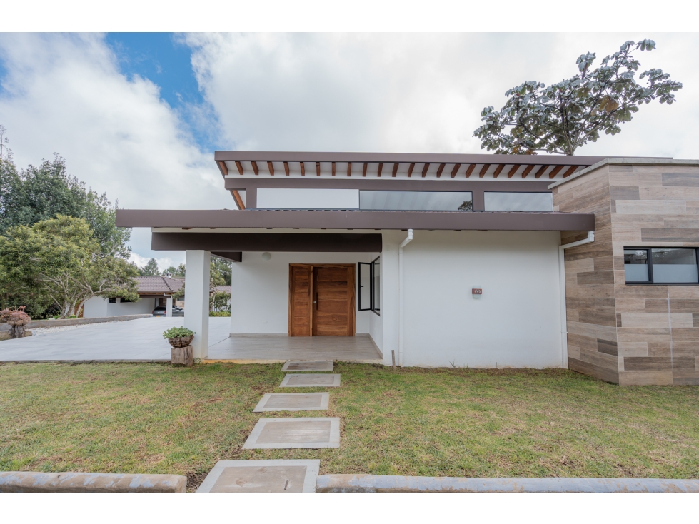 Casa campestre en arriendo ubicada en Santa Elena — foto 5