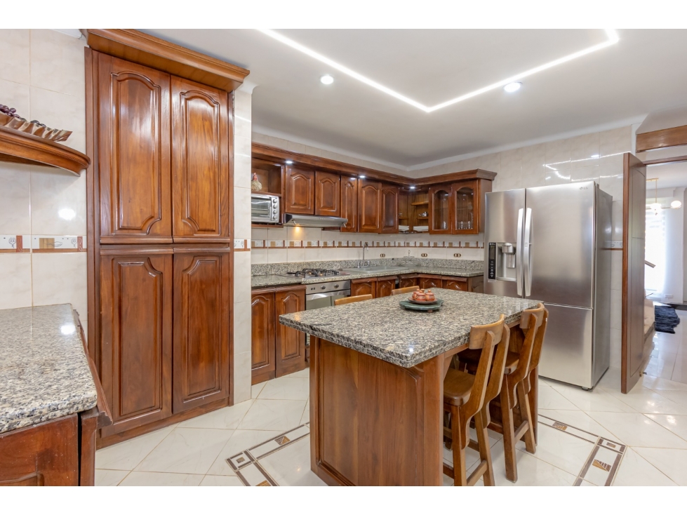 Casa de Lujo en Arriendo y Venta Sector Cola del Zorro - El Poblado — foto 2