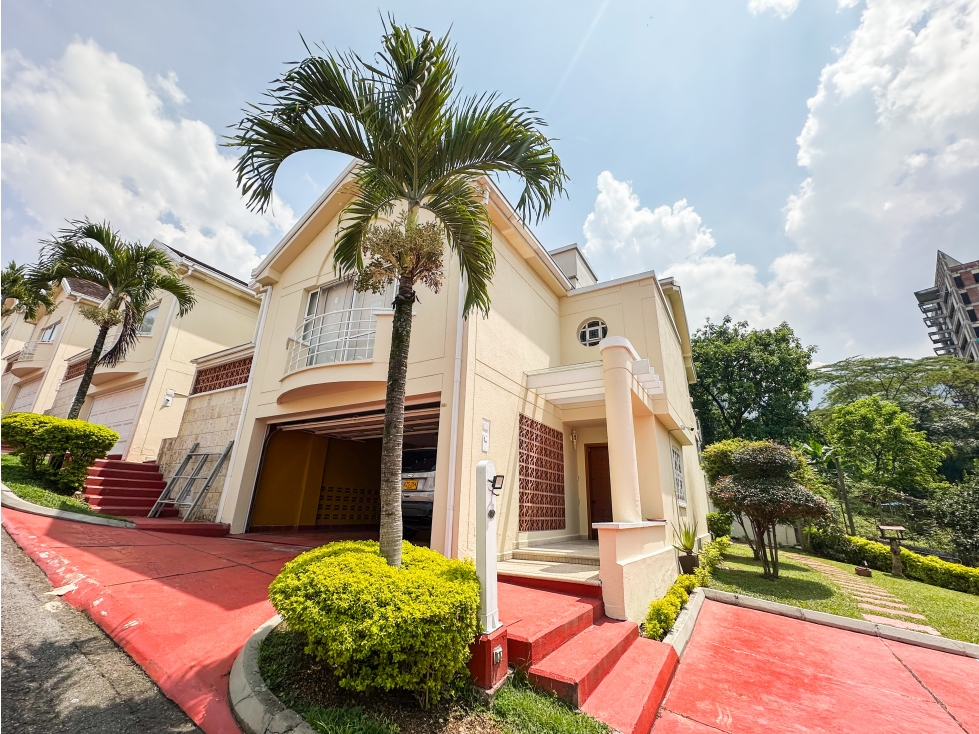 Casa para la venta en el poblado