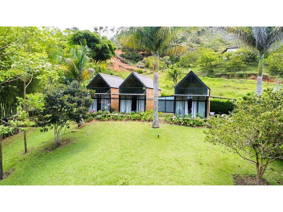 Venta de Complejo Turístico con 3 Lotes - El Peñol, Vereda Marial — foto 2