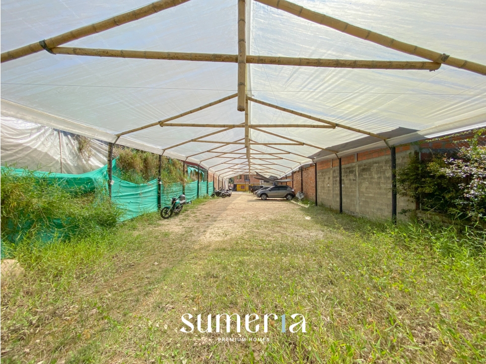 Lote urbano independiente para la venta en Guatape — foto 2