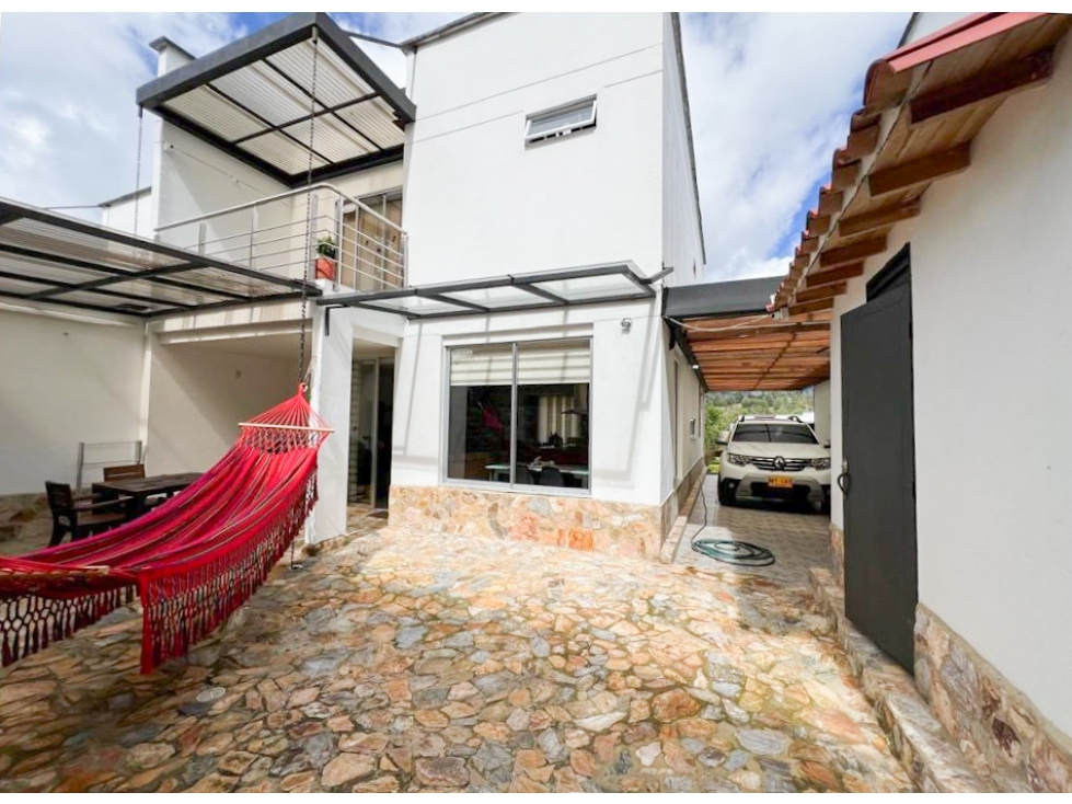 Casa para la venta en el Retiro sector puro cuero — foto 2