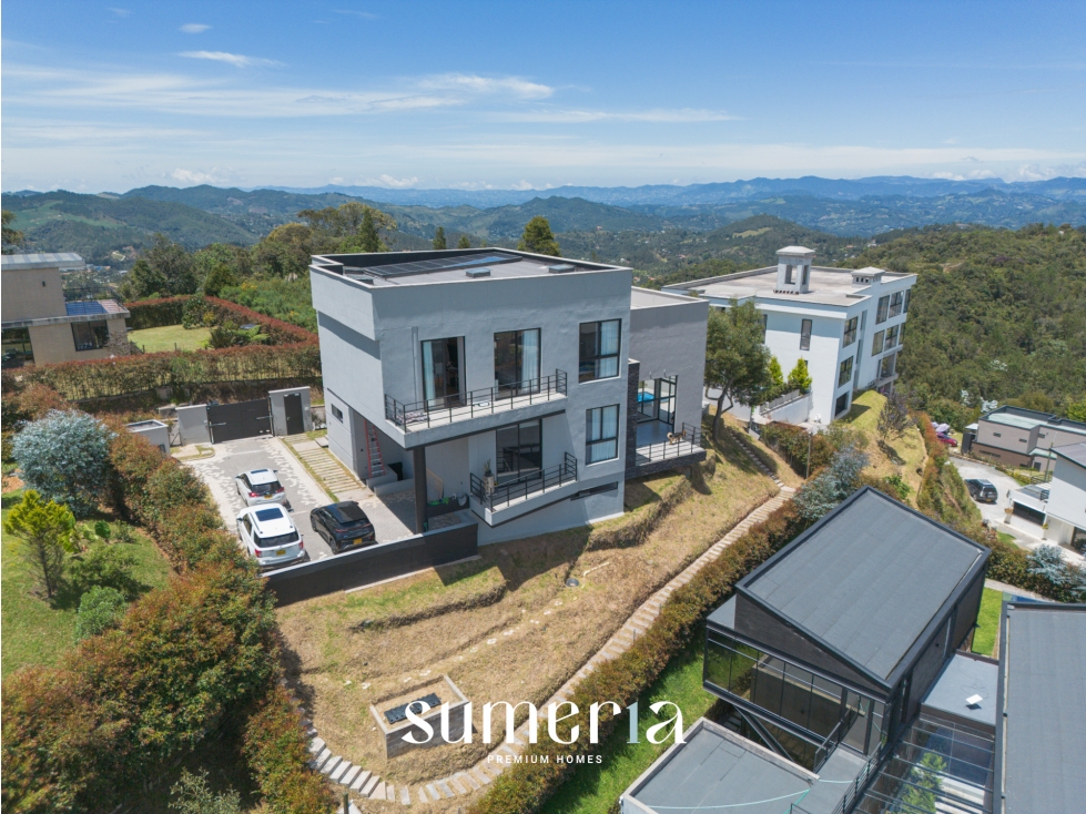 Casa moderna para la venta en el Alto del Escobero