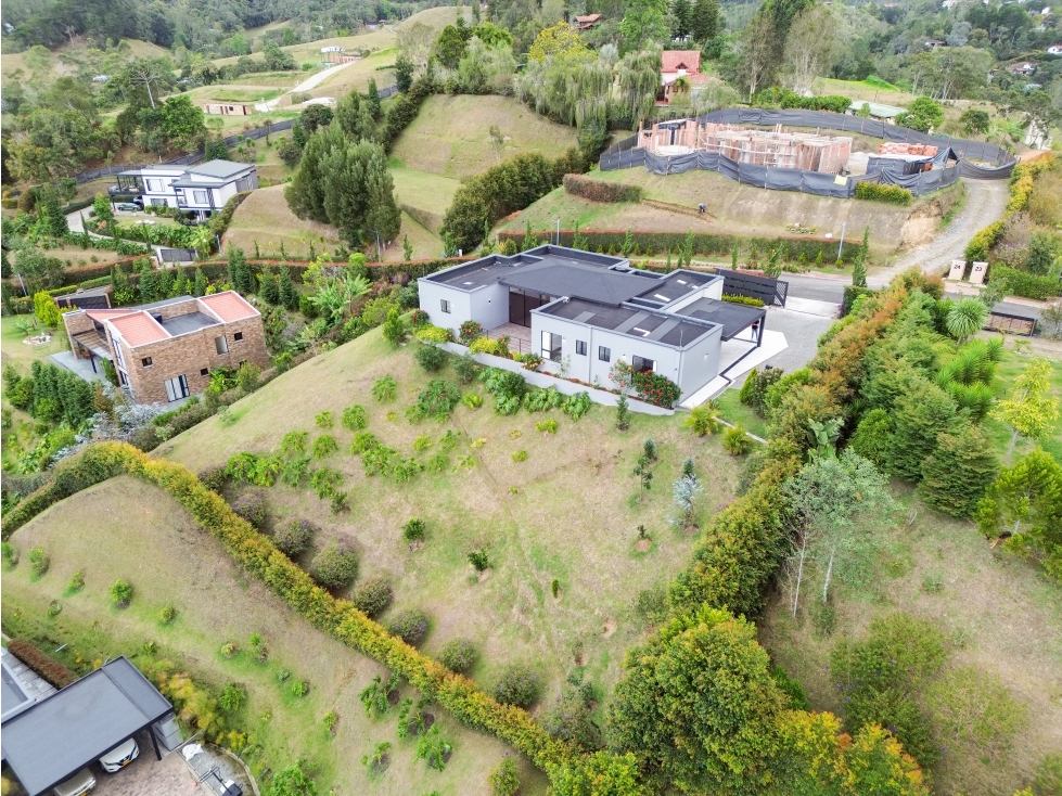 Casa en Venta y Arriendo con hermosa vista en el Retiro — foto 2
