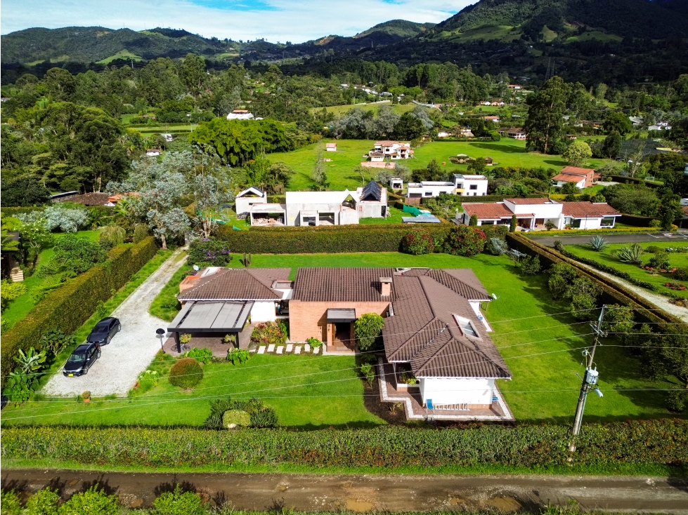 Casa en parcelación para la venta en la Ceja
