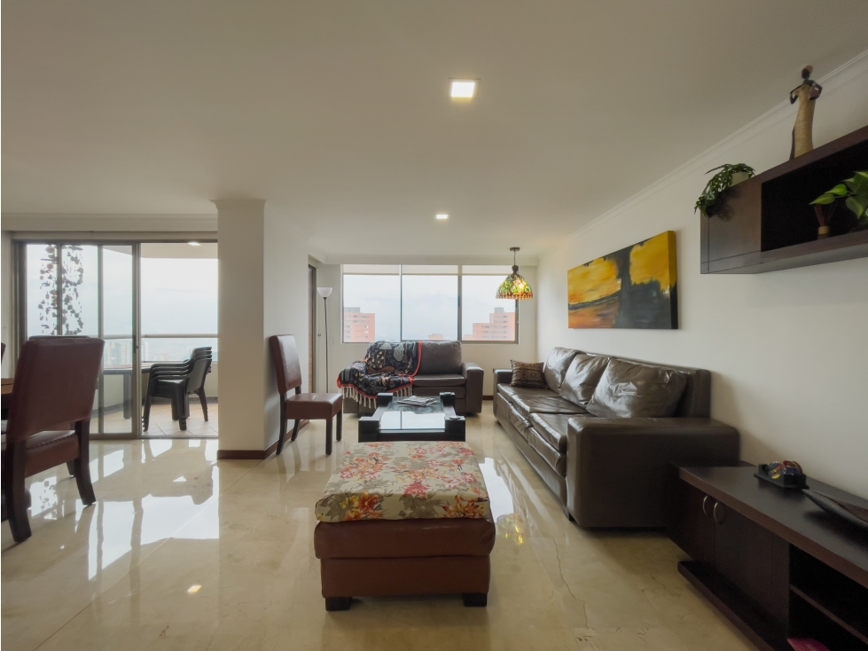 Apartamento amoblado para arriendo en el Poblado sector los balsos