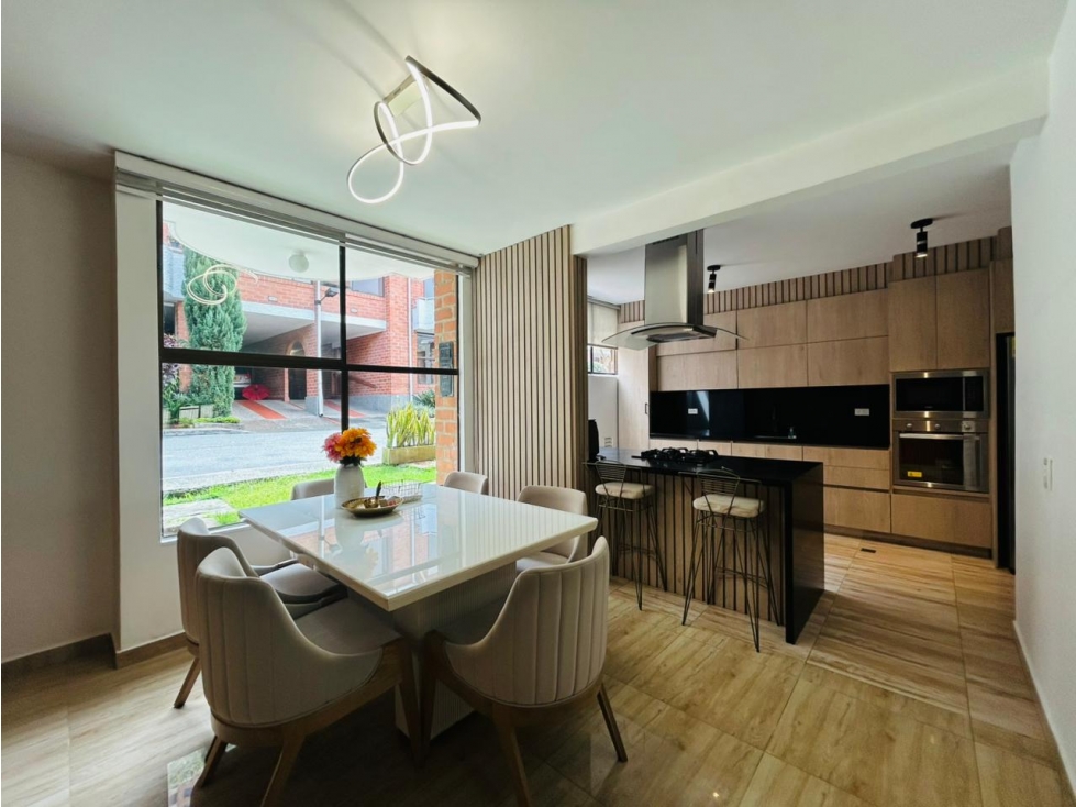 Casa en Venta, Loma del Tesoro - El Poblado
