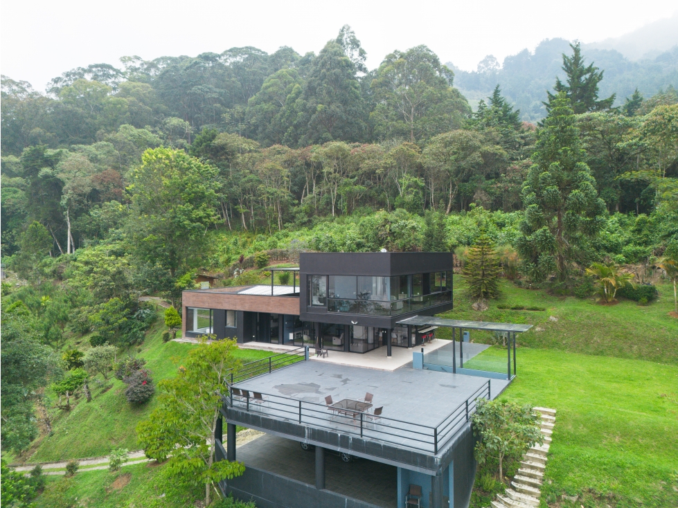 Casa en venta y Arriendo en Envigado Transversal de la Montaña — foto 4